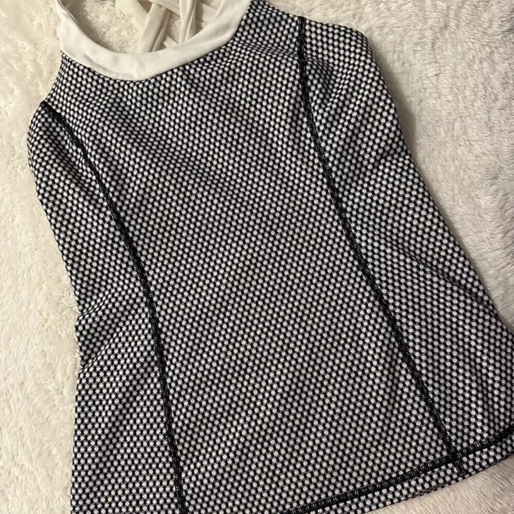 lululemon Workout tank top size 6 (Black And White)